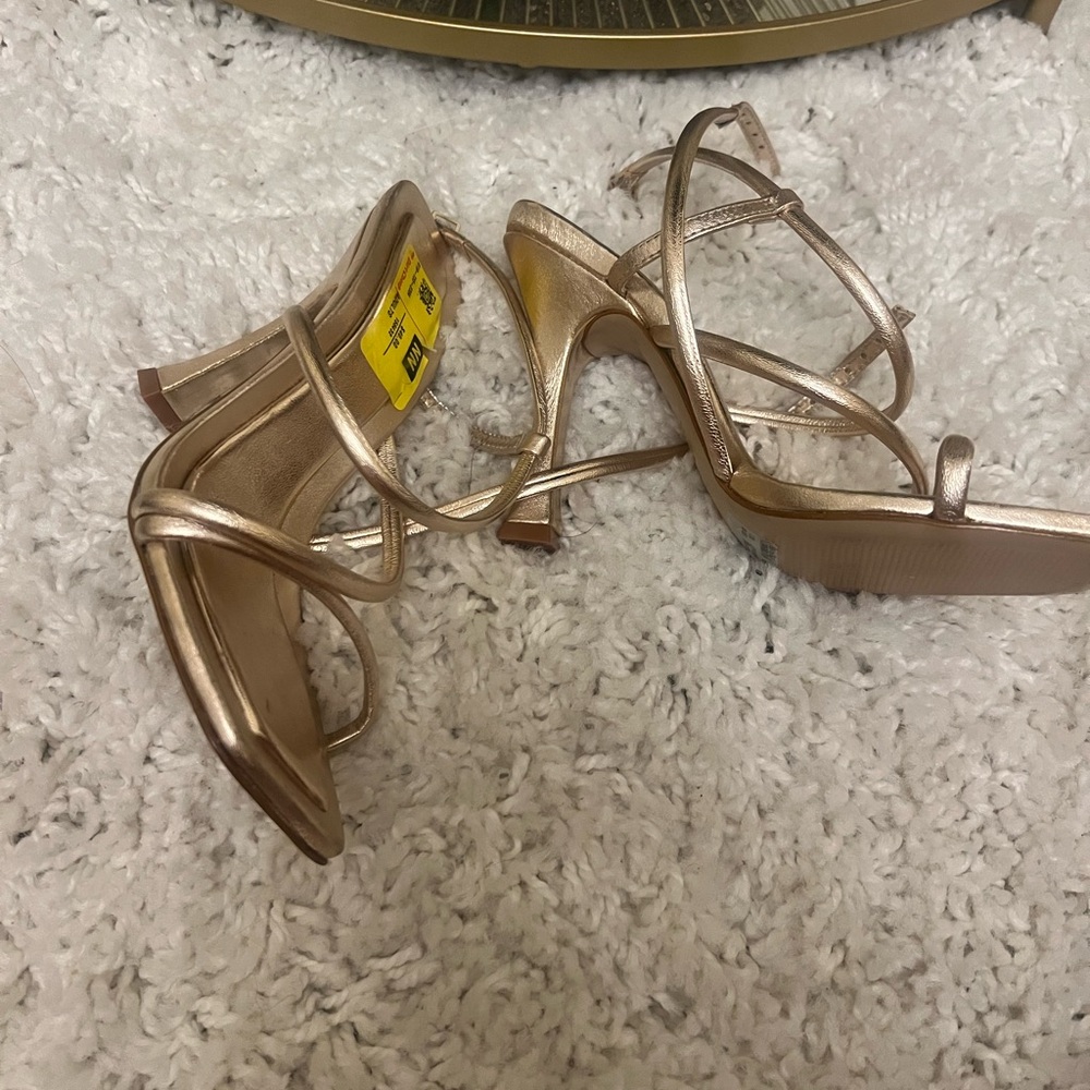 SCHUTZ Gold Heels Elegant Strappy Design Sz 6.5 - Picture 2 of 3
